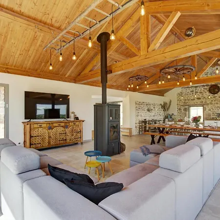 Maison Renovee, Piscine Privee - 18 Pers.