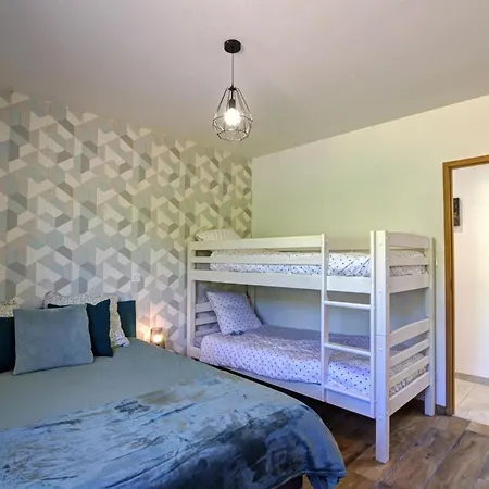 Country house Maison Renovee, Piscine Privee - 18 Pers. Sail-les-Bains